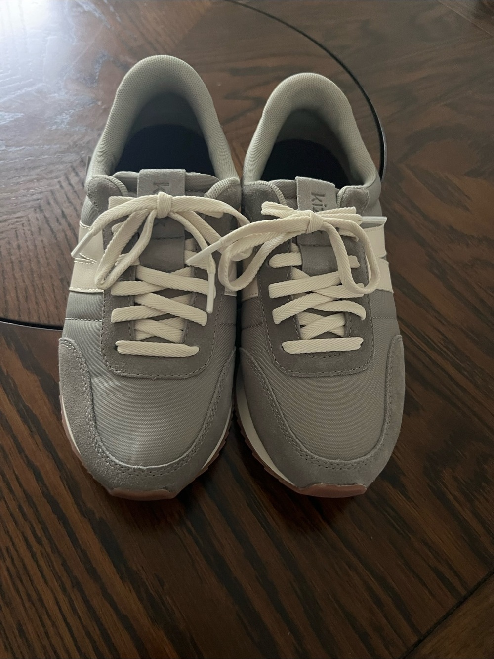 Kizik Gray/White Low Top Lace-Up Athletic Sneakers Solid Activewear Casual #629